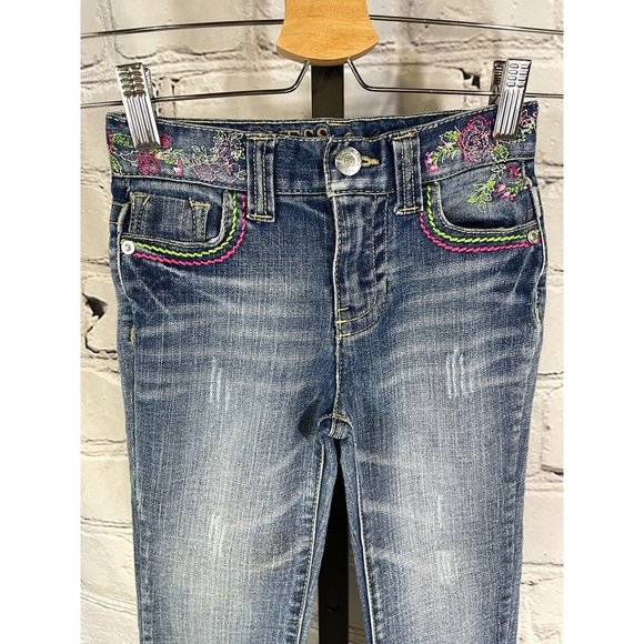 EUC Guess Daredevil Skinny Leg Jeans - Picture 4 of 6